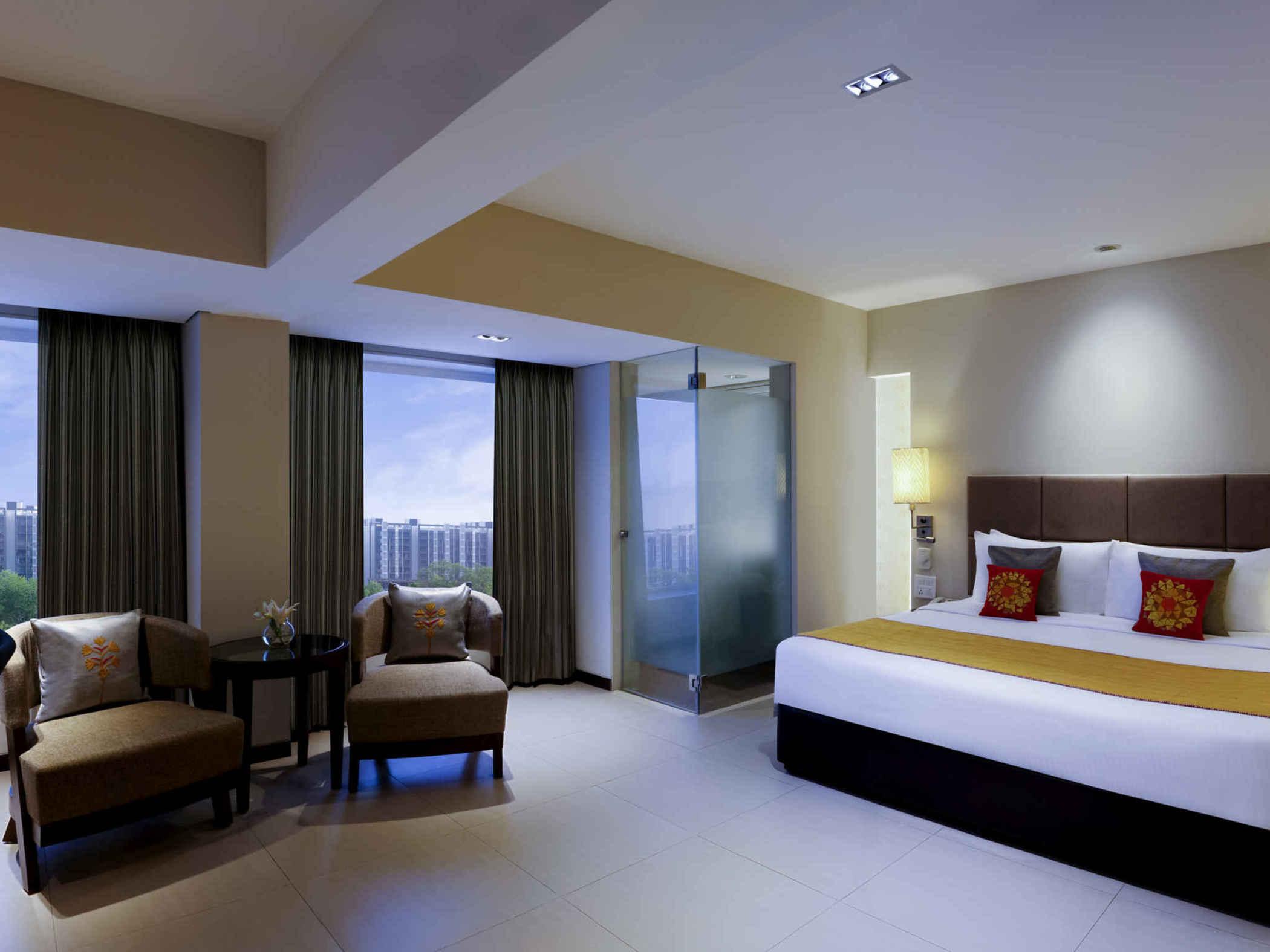 Grand Mercure Vadodara Surya Palace Exterior foto